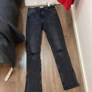 Zara jeans med slits helt nya aldrig andvända