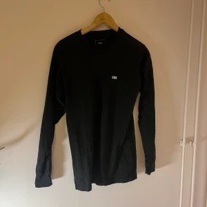 Vans tröja  - En vanlig basic svart långärmad tröja ifrån vans🤍