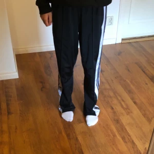 Addidas bycor - Addidas byxor i bra skick