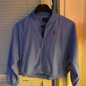 Nike jacka  - Nike jacka jättefint 