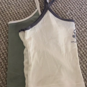 Söta linnen - Två söta linnen från Brandy Melville som jag knappt har använt. Säljer på grund av att jag bytte stil😘