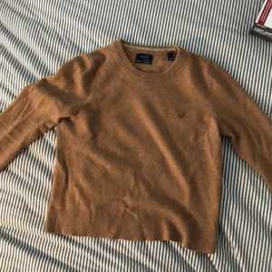 Gant tröja storlek s - Fin gant tröja i ull. Använd ett flertal gånger men i fint skick. Lite knottrig men inget som märks. Storlek s.