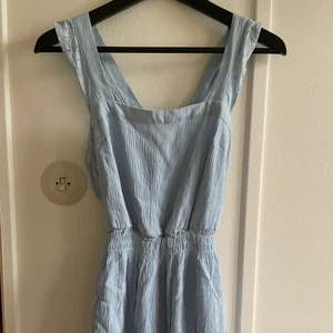Playsuit - Playsuit från H&M storlek 34. Endast använd en gång. 