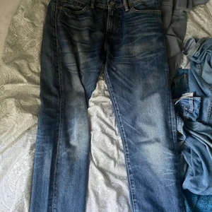 Levis Jeans - Levis 508, sitter inte tajt. Wide 30, Lenght 32. Pris inte hugget med ett svärd.