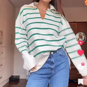 Zara tröja - Jättefin tröja från zara som aldrig kommer till användning. Köparen står för frakt!!💕 skriv vid intresse!!