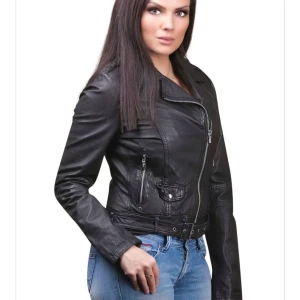 Skinnjacka Jofama - Svart skinnjacka från Jofama i stl 36. Jättefint skick.