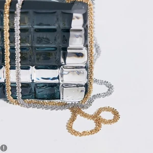 Edblad halsband - Halsband från Edblad 🌼 aldrig använt och är i nyskick. Säljer pga att jag inte tyckte det passade med mina andra halsband :( Materialet är rostfritt stål, nypris 350 kr. Frakt på 12 kr tillkommer