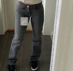 Zara jeans - Lägger ut igen pga oseriös köpar. 