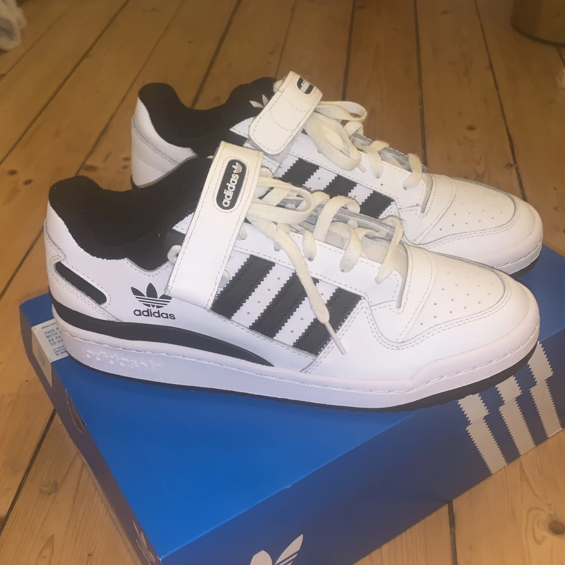 Adidas forum low