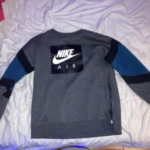 Nike Air Sweatshirt - Använd när jag var yngre några gånger men är fortfarande ren och hel!