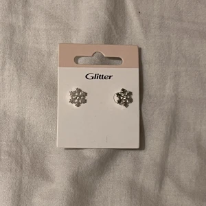 Snöflings örhängen, silvriga - Fina snöflings örhängen för 20kr +ca 15-20 kr frakt💕