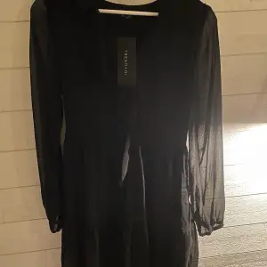Fin svart klänning som inte kommer till användning. 