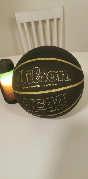 Basketball Wilson size 7 för endast 200kr - Inte använd så mycket 