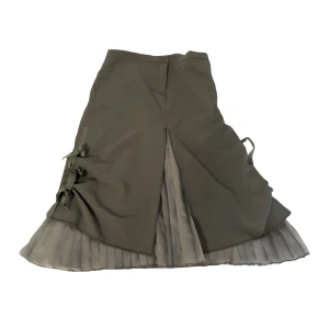 kjol  - jättefin och unik kjol köpt på humana, säljer då den blivit för liten🕸 🪐🕯🤍