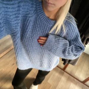 Zara stickad tröja  - Super fint skick💙💙