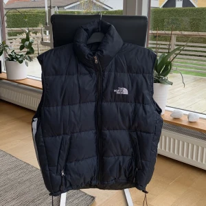 The North Face Väst - The north face väst/Jacka Storlek M . Riktigt fint skick!