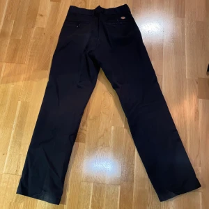 Dickies Byxor - Dickies byxor. Knappt använda
