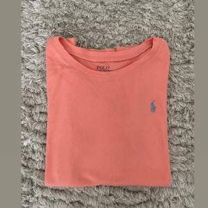 Ralph lauren t-shirt i storlek xs/s