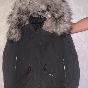 Snygg vinterjacka  - Snygg vinterjacka från HM 