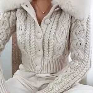 Zara kofta  - Kofta från Zara aldrig använd känner att det inte är min stil så hoppas någon annan får användning av den