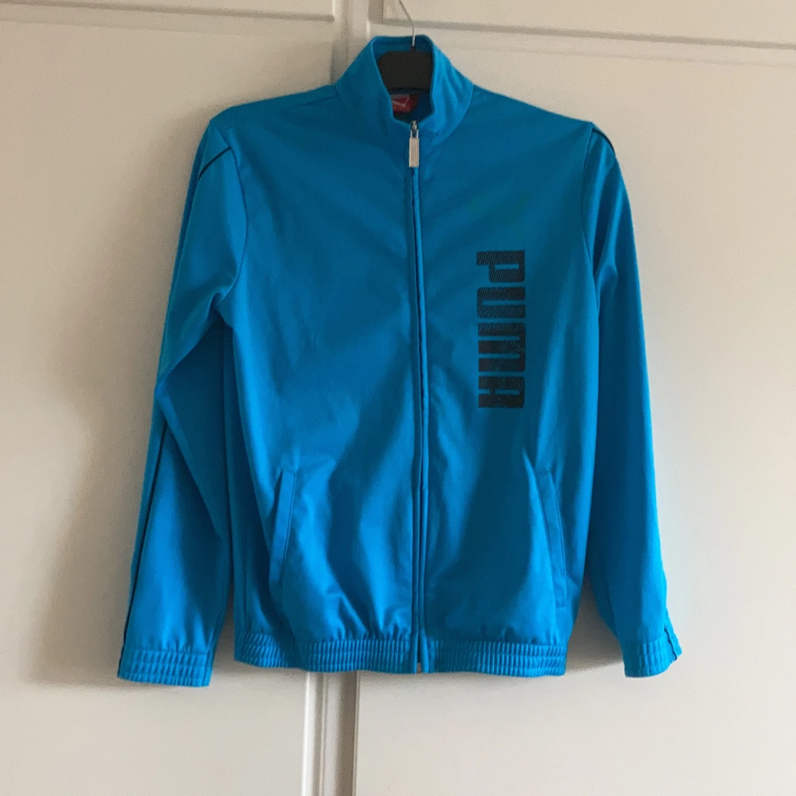 Blå puma träningströja