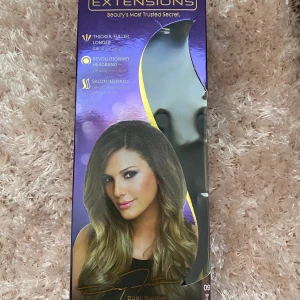 Secret Extensions by Daisy Fuentes - Aldrig använd. Ligger i kartong . Färgen 09. Brown/black.