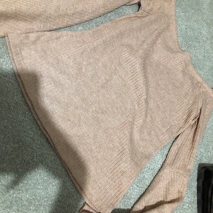 Bikbok - Ljusrosa tröja med utsvängda armar jätte fin till vintern oanvänd