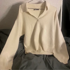 Tröja  - Så fin tröja från Gina som knappt är använd