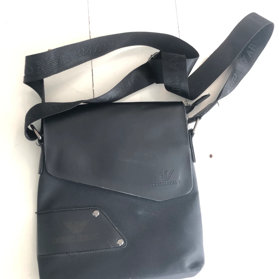 Armani väska