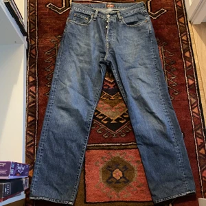 Mörkblåa jeans, straight leg - Mörkblåa jeans, straightleg. Storlek L(skriver midjemått vid intresse). Bra skick!🖤