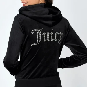 Juicy zip hoodie  - Sälje min fina hoodie från Juicy Couture som inte har kommit till användning så mycket. Den är i nyskick då jag bara använt den ett fåtal gånger🤍