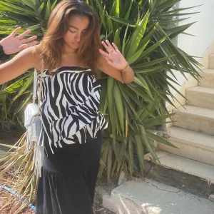 Zebra kjol - Kan användas som både kjol och topp Helt ny o endast tagit bild i