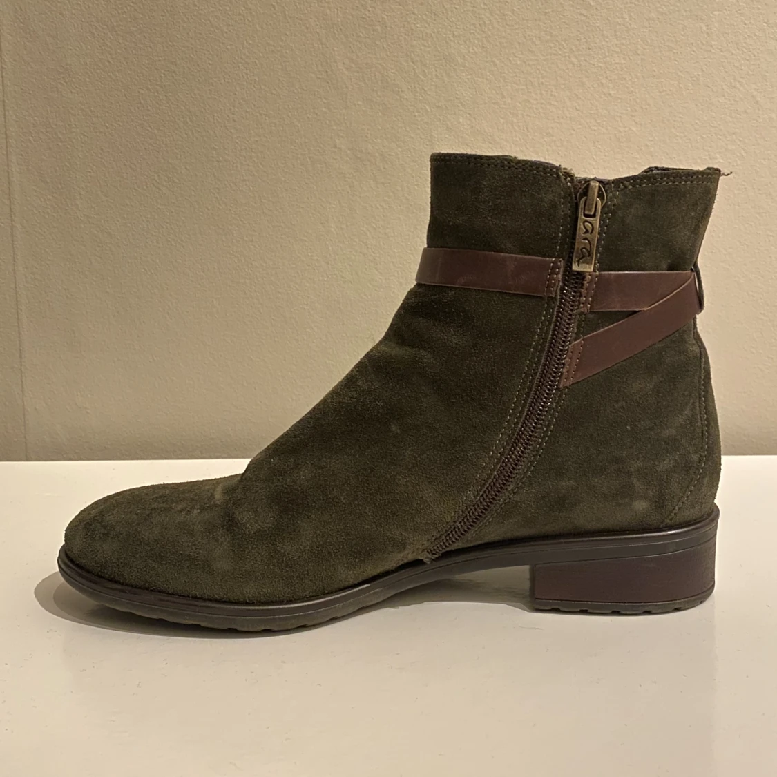Boots i grön mocka - 90