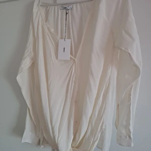 Femme blus  - Femme blus cremevit Storlek M