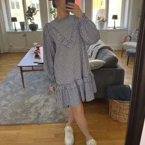 Envii klänning - Klänning från envii, aldrig använd, lappen kvar.