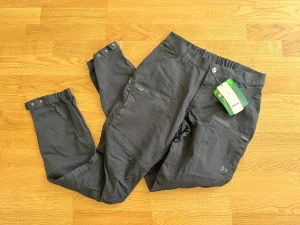 Svarta nya outdoorbyxor - Helt nya med prislapp kvar från Lager157. Perfekta för hike, promenad eller ruskigt väder. 