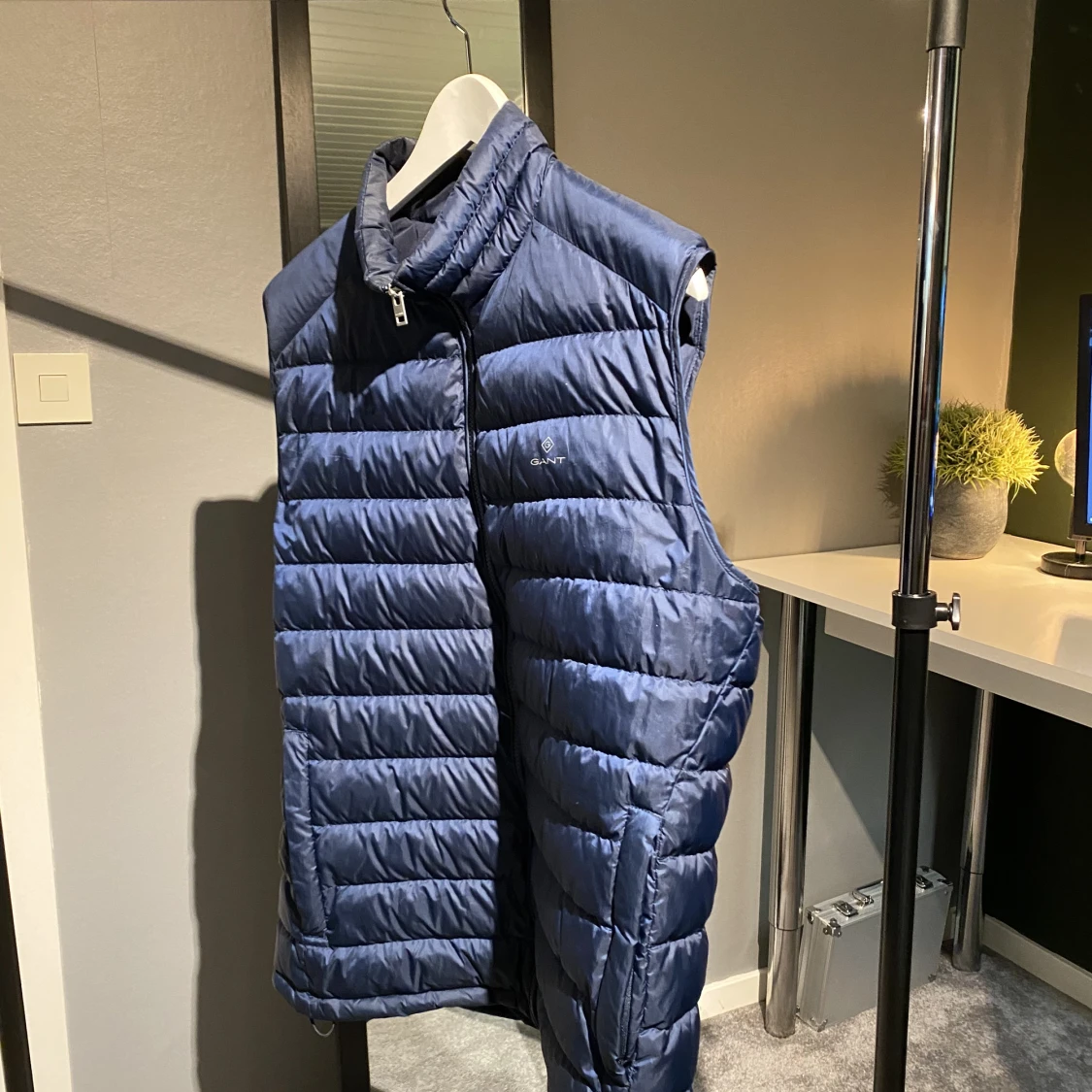 Mörkblå Gant-väst