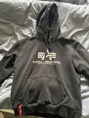 Alpha hoodie - Använd men i fint skick Storlek M