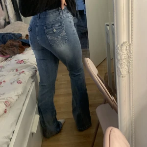 Lågmidjade jeans - Lågmidjade jeans från shein storlek L men passar mig som är en M❤️‍🔥