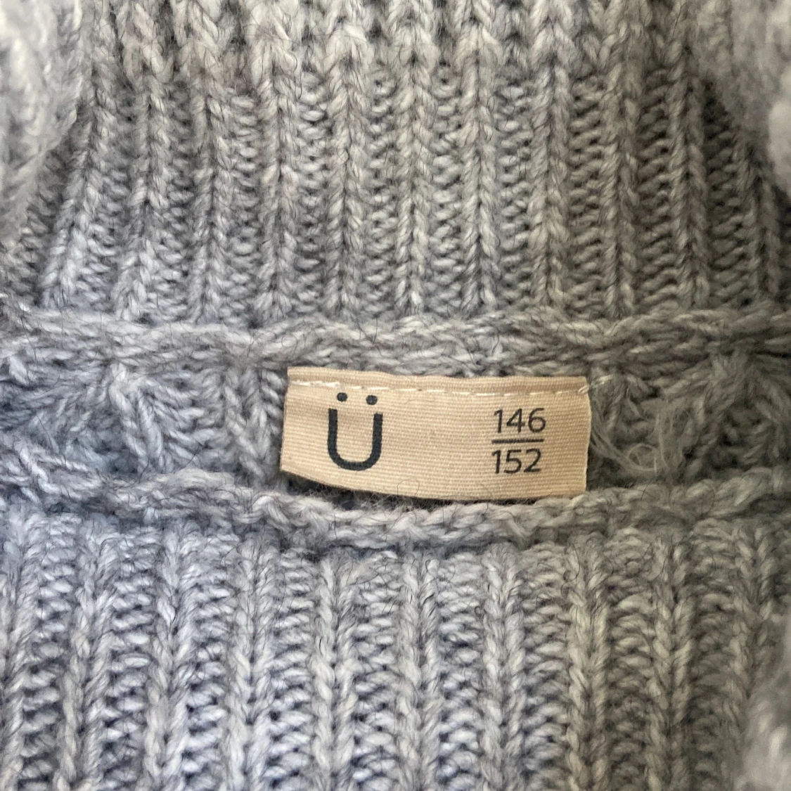 Stickad tröja med polokrage - 90