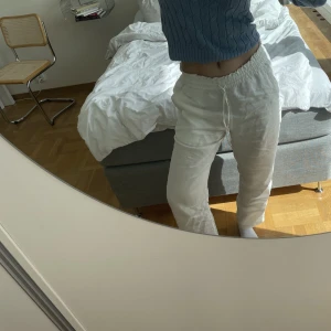 Linnebyxor - linnebyxor från & other stories 💛 passa på att köpa innan de blir slutsålda till sommaren 