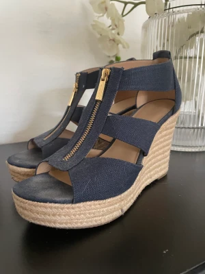 Michael Kors espadrilles klackar  - Marinblå klackar från Michael Kors