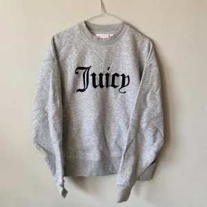 Collegetröja från Juicy🥭 - Fin oversized tröja från Juicy Couture Sport🥭 Storlek S✨