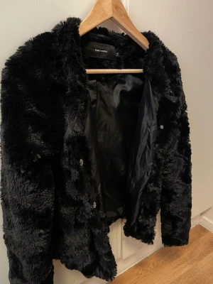 Jacka från veromoda  - Jacka från vero Moda, knappt använd i storlek M