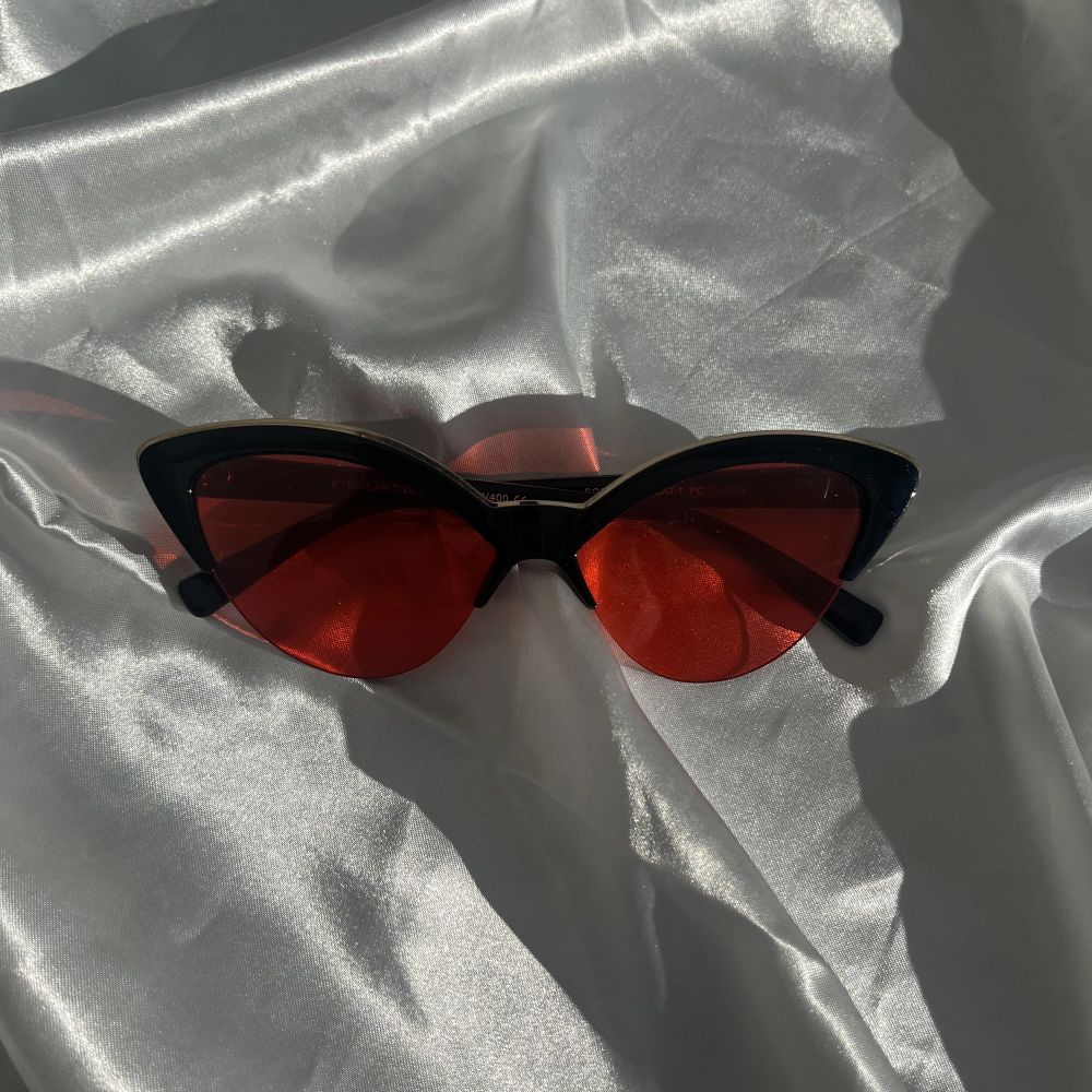 Svart Solglasögon - | Plick Second Hand