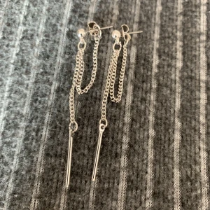 Örhängen från Kappahl💖 - Säljer dessa örhängen från Kappahl. De är aldrig använda så i helt nytt skick.💖