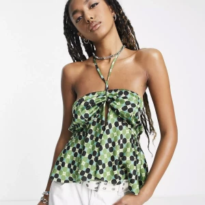 Linne - Jättefint oanvänt linne från topshop. Säljer då det inte kommer till användning. Köpt för 359kr 