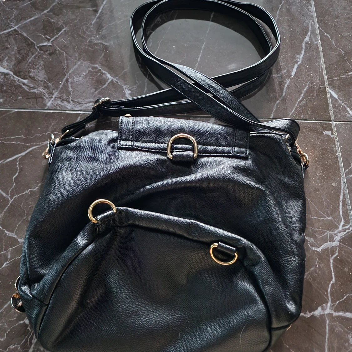 Helt ny väska, rikligt med detaljer - 90