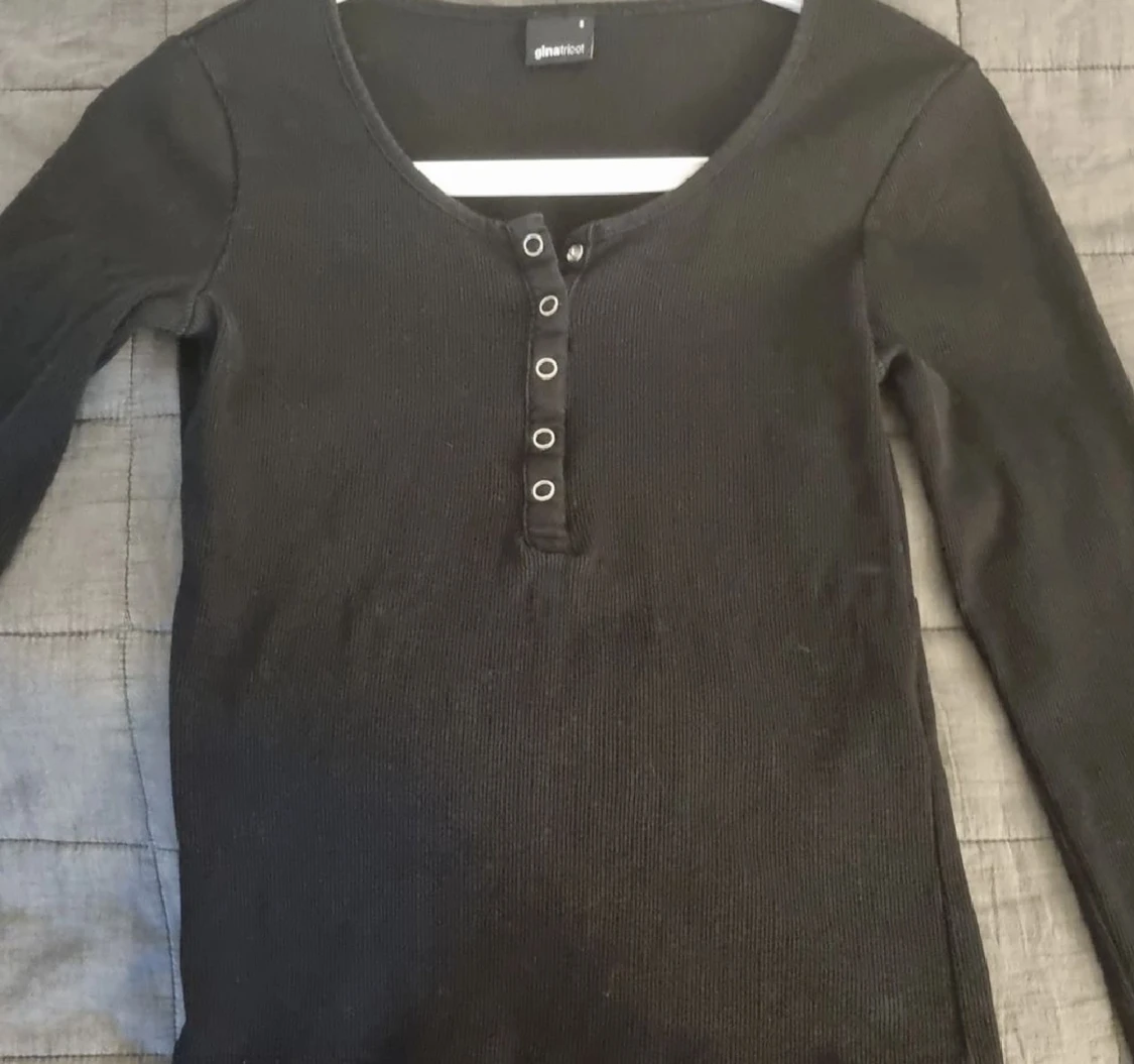 Svart Tröja från gina tricot