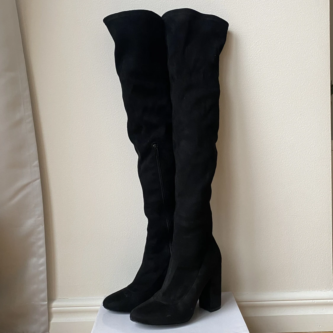 Knee high boots - 90